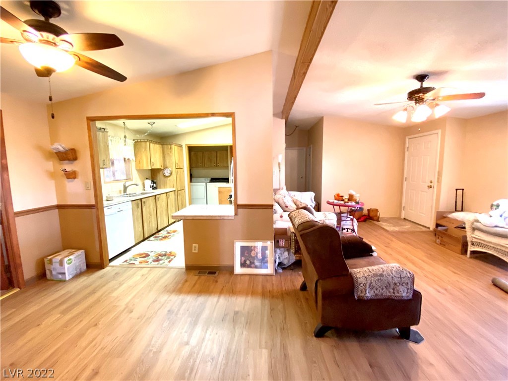 5537 Aldama Road Las Vegas, NV 89122 - Photo 3 of 24