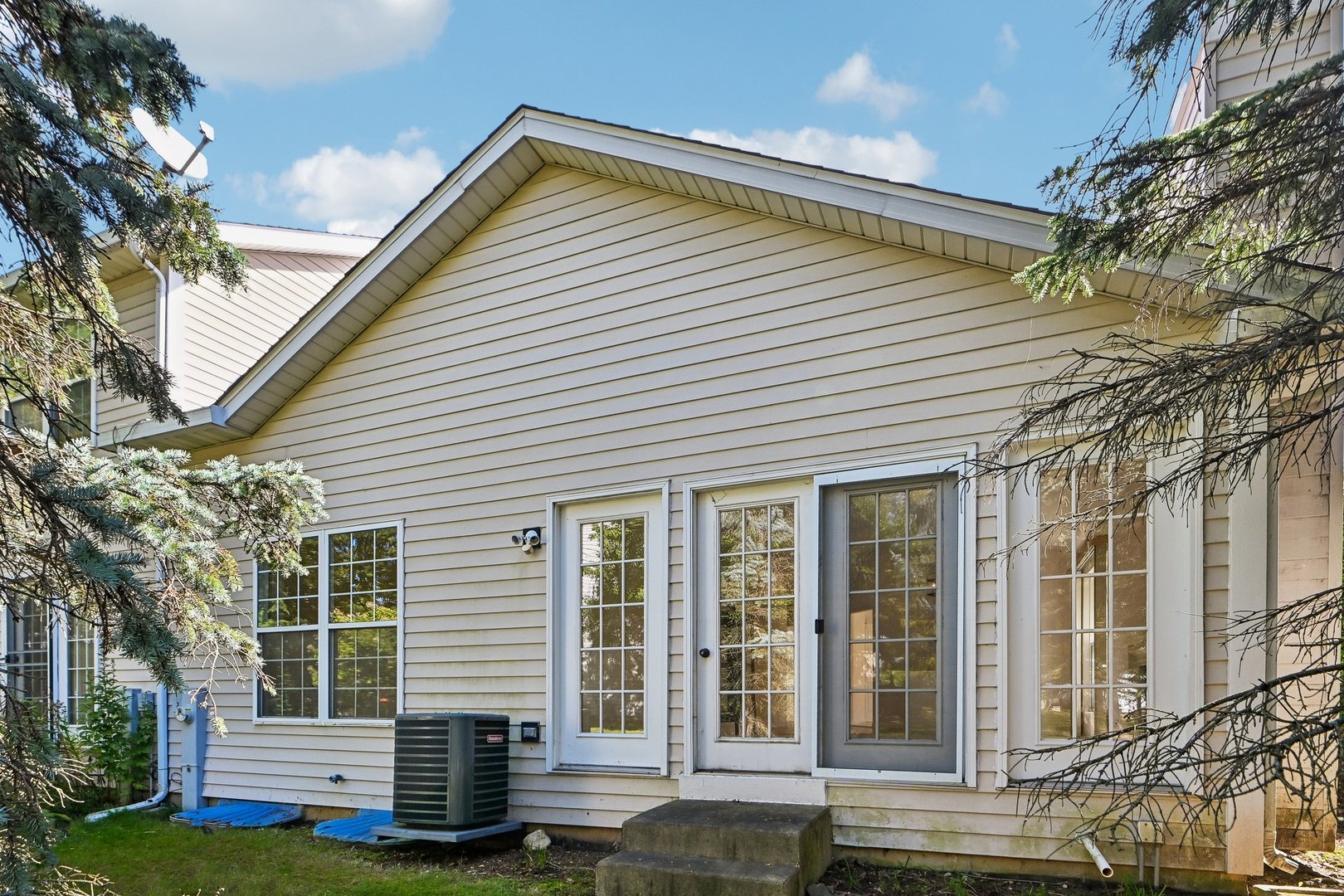 298 Haber Road Cary, IL 60013 - Photo 34 of 39 Gallery Image 34