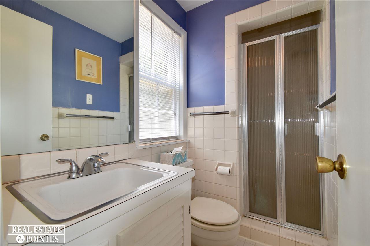 1699 Severn Road Grosse Pointe Woods, MI 48236 - Photo 25 of 28