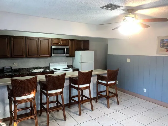 $1,600 | 5098 Conklin Drive, Delray Beach, FL 33484