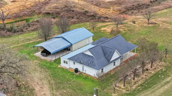 $415,000 | 369 Young School House Road, Smithville, TX 78957