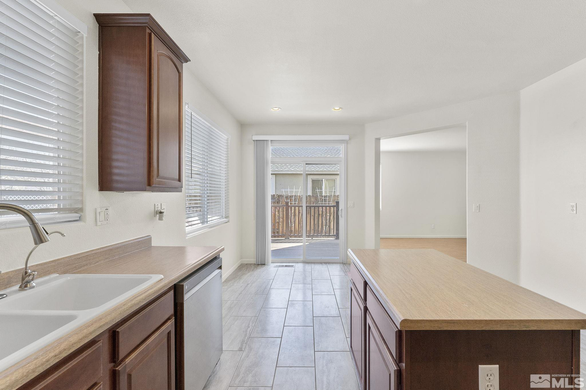 2383 Clementine Lane Reno, NV 89521 - Photo 9 of 34 Photo 9