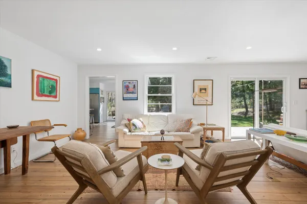 $25,000 | 104 Hands Creek Road, East Hampton, NY 11937