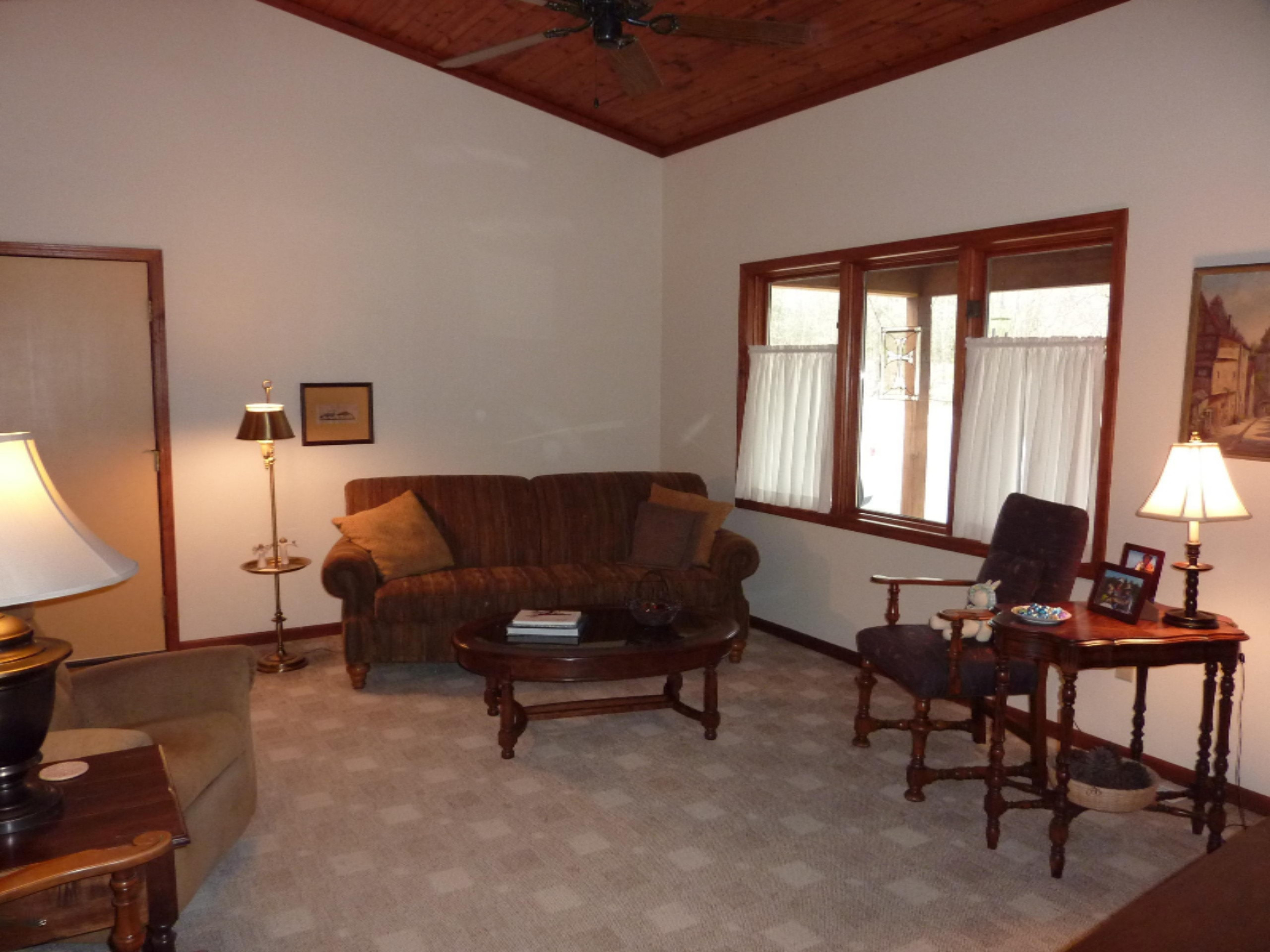 9887 Palmer Road Greenville, MI 48838 - Photo 11 of 23 P1030807