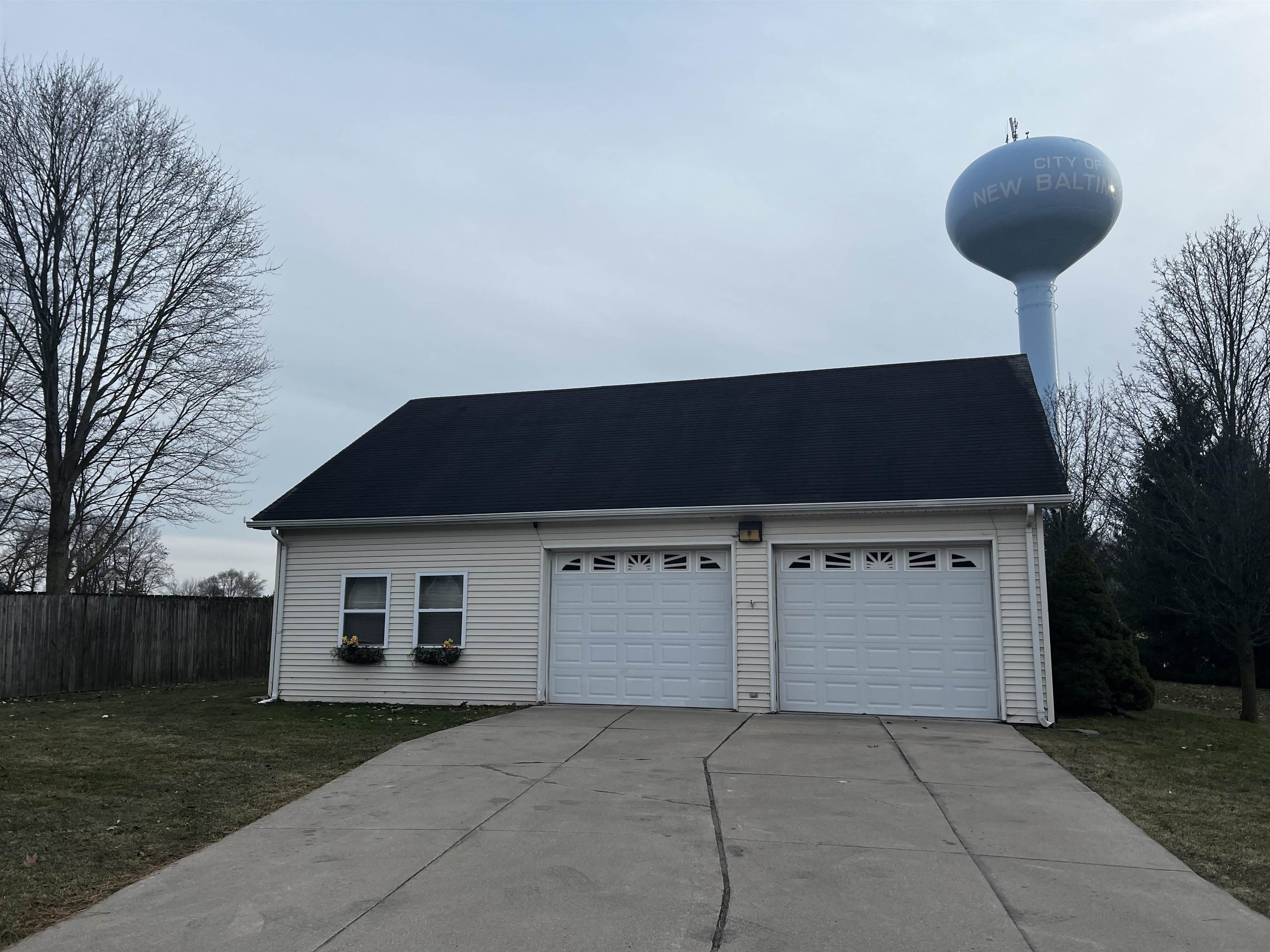 34920 24 Mile Road New Baltimore, MI 48047 - Photo 4 of 82 50134166-a5887e12-5ea0-43ef-844d-7dd868c841dd.JPG