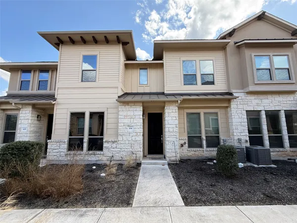 $2,100 | 13800 Lyndhurst Street, Unit 104, Austin, TX 78717