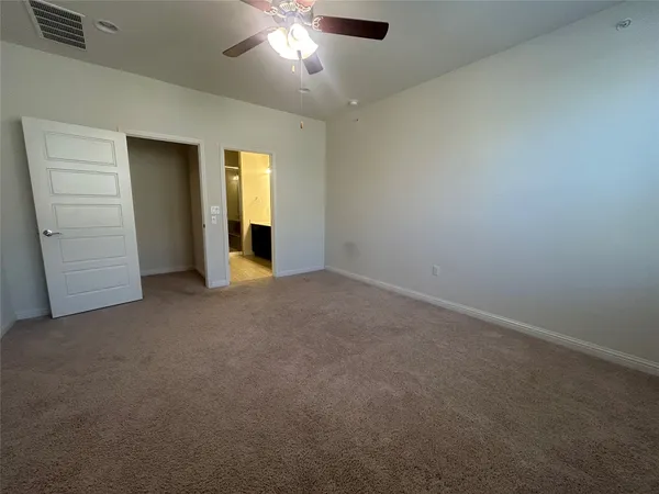$2,100 | 13800 Lyndhurst Street, Unit 104, Austin, TX 78717