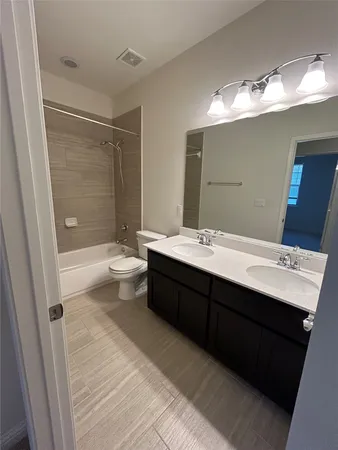 $2,100 | 13800 Lyndhurst Street, Unit 104, Austin, TX 78717