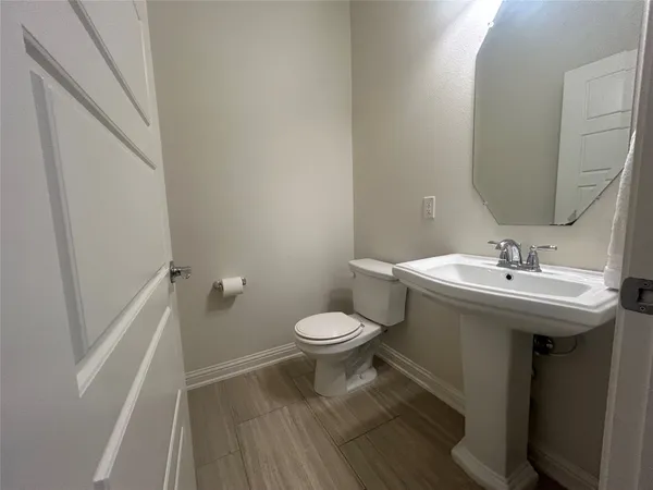 $2,100 | 13800 Lyndhurst Street, Unit 104, Austin, TX 78717