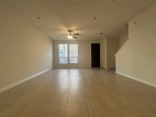 $2,100 | 13800 Lyndhurst Street, Unit 104, Austin, TX 78717