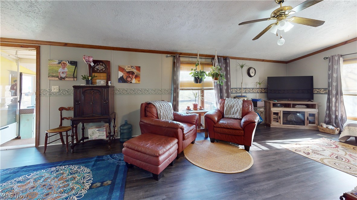 337 Short Brook Road Vincent, OH 45784 - Photo 19 of 50 LIVING ROOM IN THE MAIN PART OF THE HOME