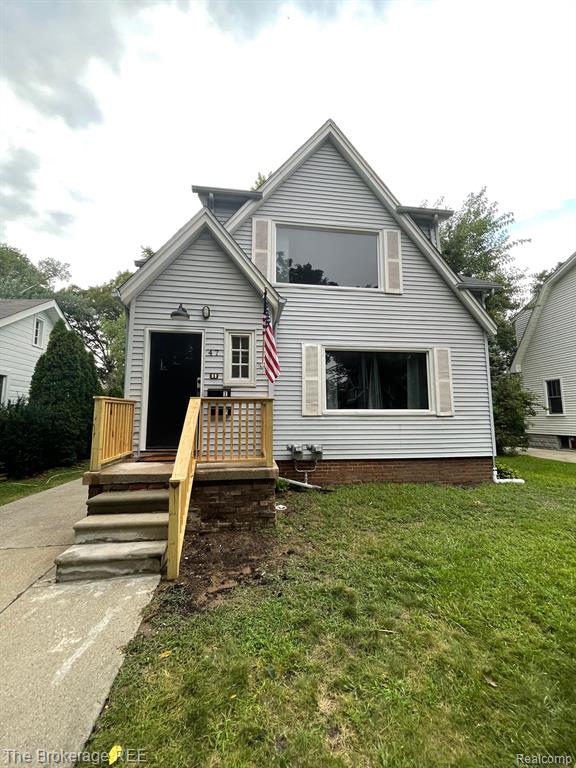 47 Fairwood Boulevard Pleasant Ridge, MI 48069 - Photo 1 of 33