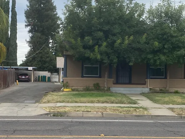 $950,000 | 903 South Central Avenue, Lodi, CA 95240