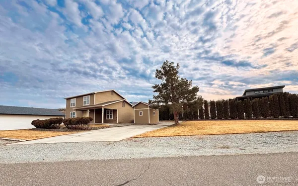 $599,900 | 170 Lakeview Avenue, Orondo, WA 98843