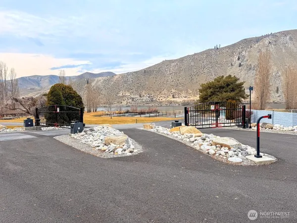 $599,900 | 170 Lakeview Avenue, Orondo, WA 98843