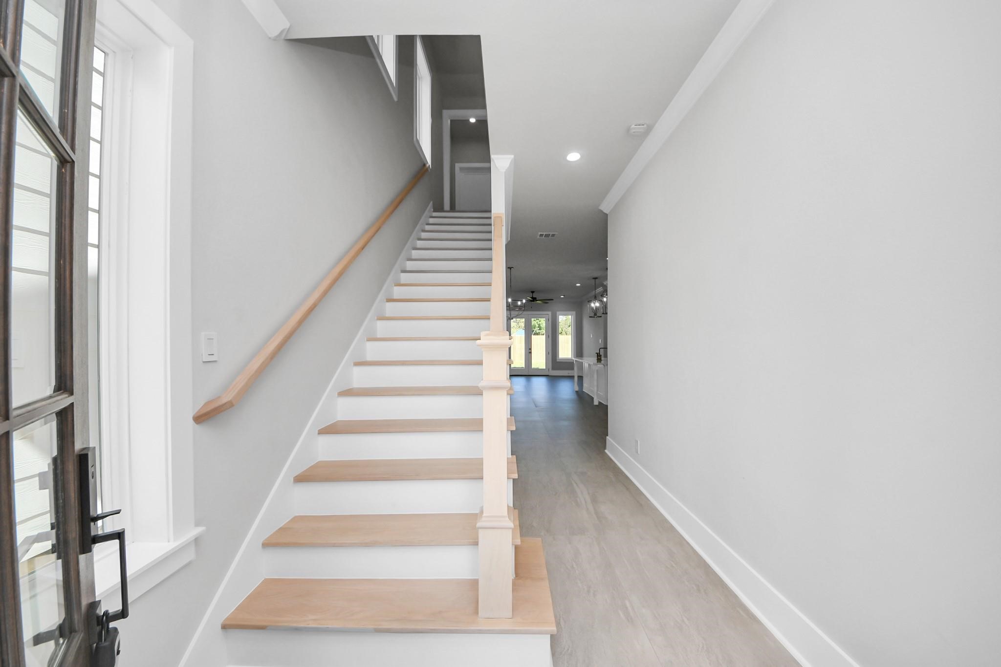 6320 Milwee Street, Unit B Houston, TX 77092 - Photo 6 of 30 a view of entryway
