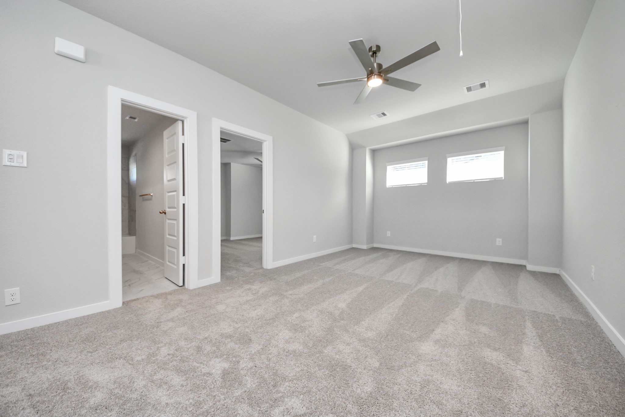 3002 Bury Park Dr Spring Spring, TX 77373 - Photo 33 of 45 an empty room with ceiling fan and window
