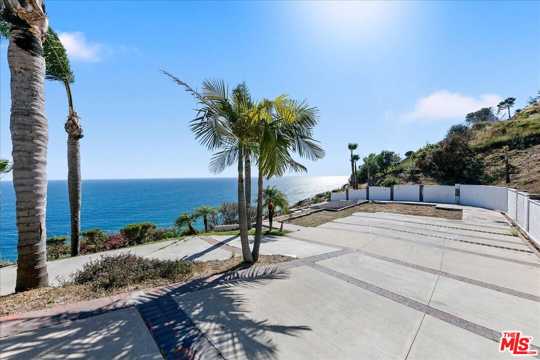 20542 Seaboard Road Malibu, CA 90265 - Photo 4 of 16