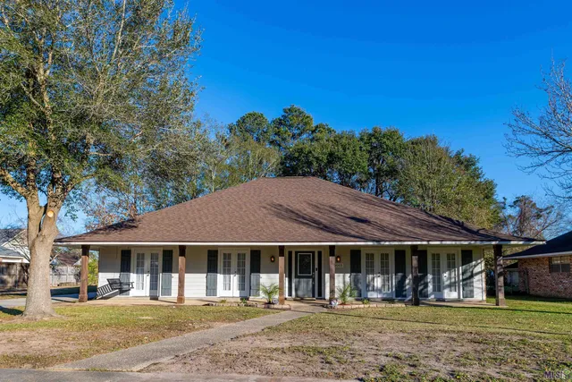 $359,000 | 5003 Parkhollow Drive, Baton Rouge, LA 70816