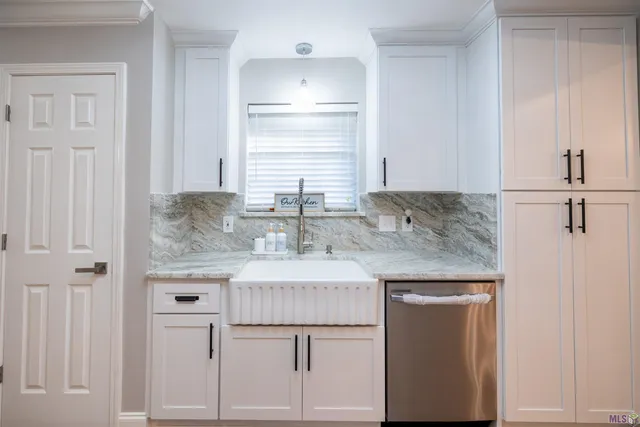 $329,000 | 5003 Parkhollow Drive, Baton Rouge, LA 70816