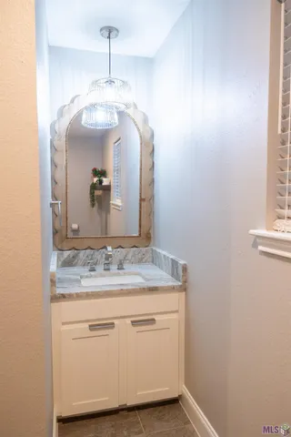 $329,000 | 5003 Parkhollow Drive, Baton Rouge, LA 70816