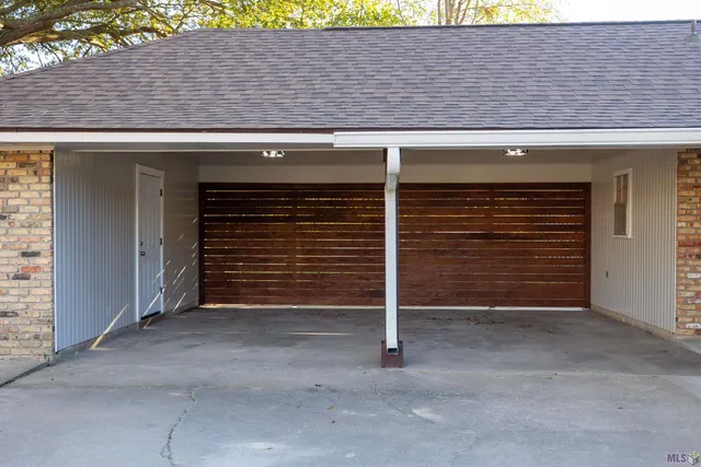 $329,000 | 5003 Parkhollow Drive, Baton Rouge, LA 70816