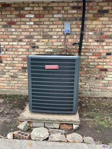 $329,000 | 5003 Parkhollow Drive, Baton Rouge, LA 70816