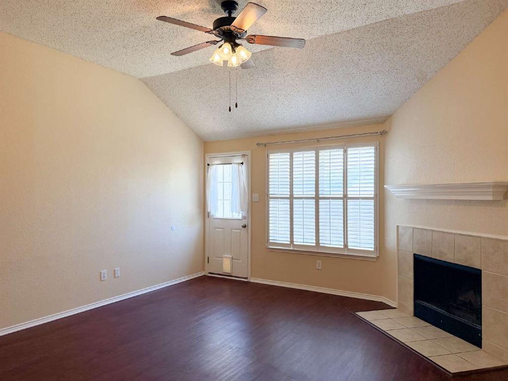 833 Edgehill Road Burleson, TX 76028 - Photo 12 of 28 Gallery Image 12