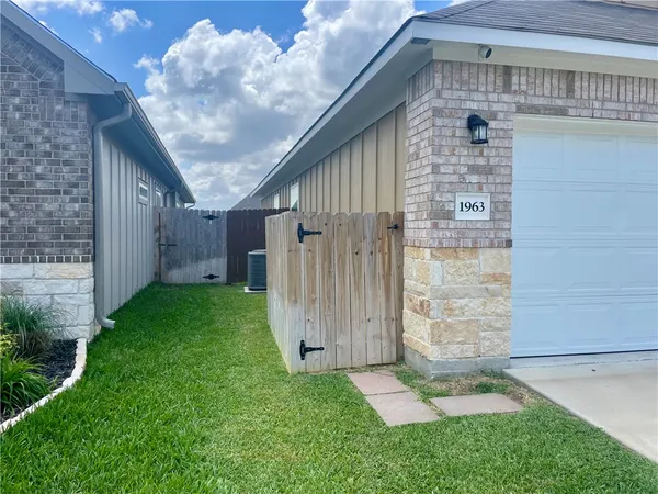 $344,900 | 1963 Lili Cove, Bryan, TX 77807