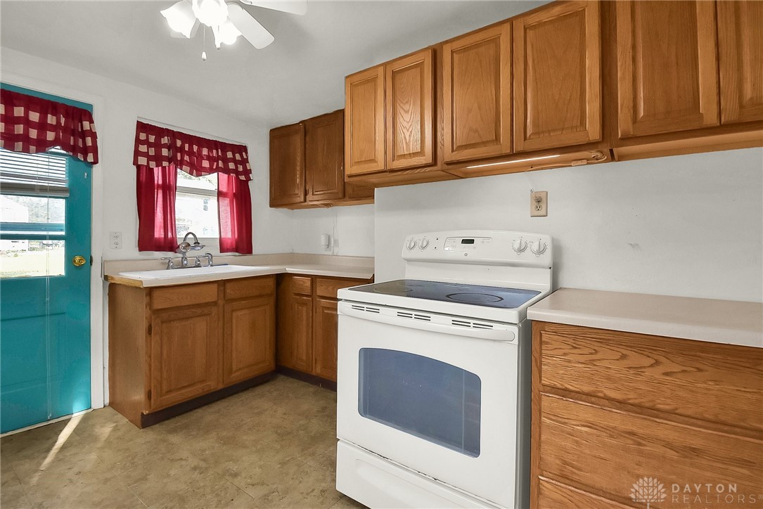 340 Queen Road Medway, OH 45341 - Photo 4 of 19 Kitchen