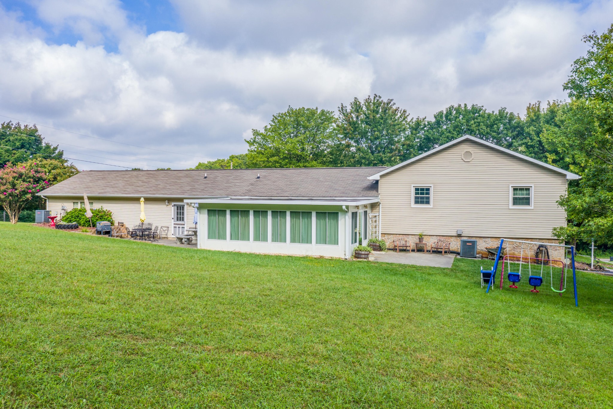 4450 Stapleton Road Morristown, TN 37813 - Photo 4 of 39 Gallery Image 4