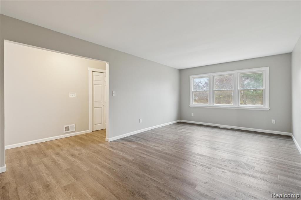 15635 Martinsville Road Belleville, MI 48111 - Photo 12 of 75