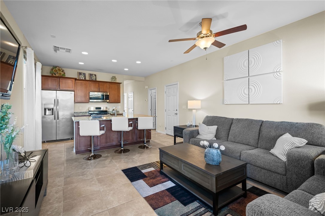 2707 Chinaberry Hill Street Laughlin, NV 89029 - Photo 4 of 23