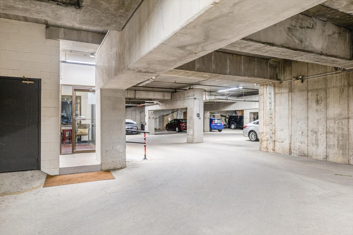 690 Chandler Road, Unit 211 Gurnee, IL 60031 - Photo 26 of 35