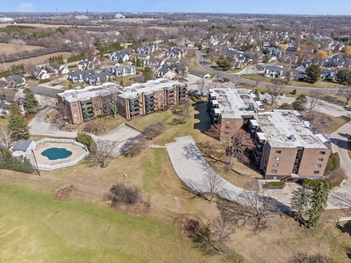 690 Chandler Road, Unit 211 Gurnee, IL 60031 - Photo 34 of 35