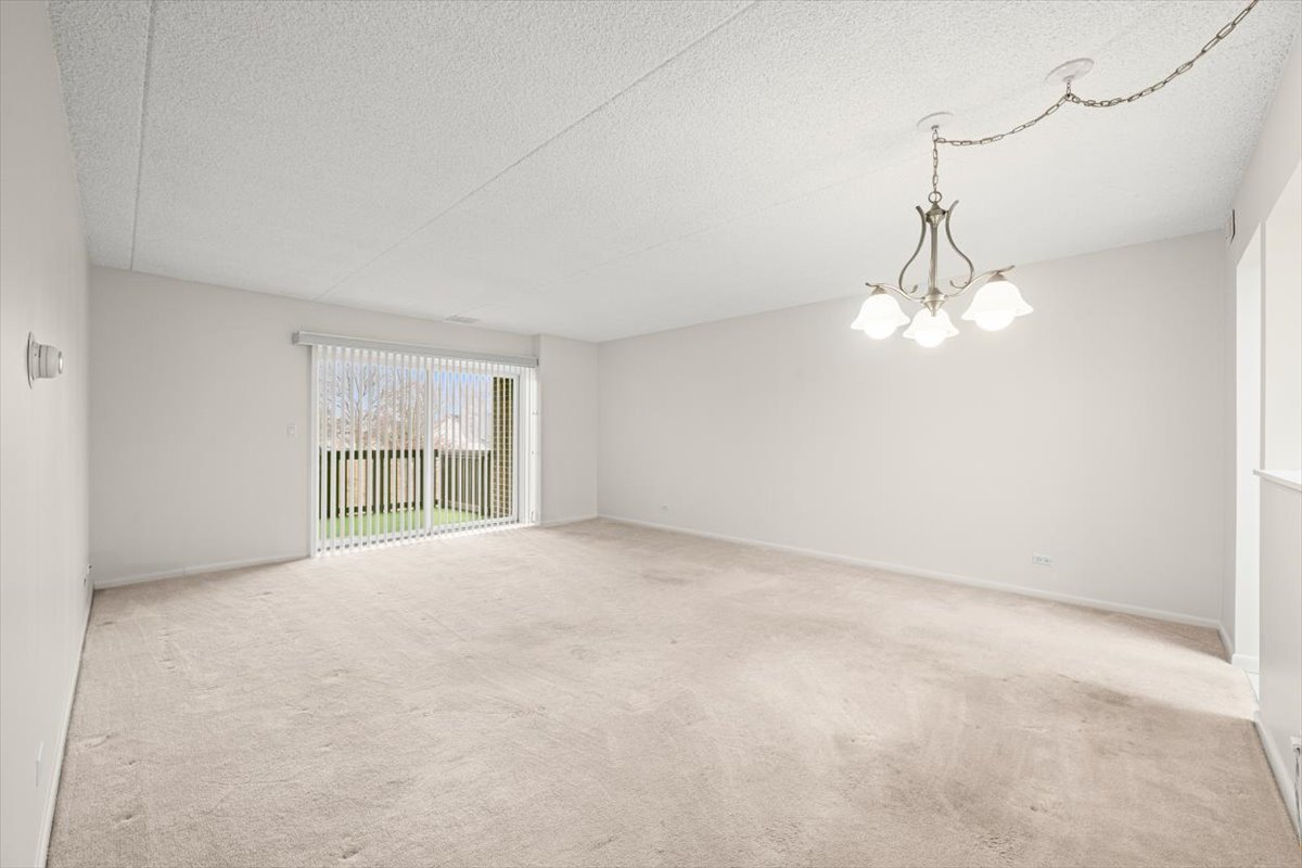 690 Chandler Road, Unit 211 Gurnee, IL 60031 - Photo 9 of 35