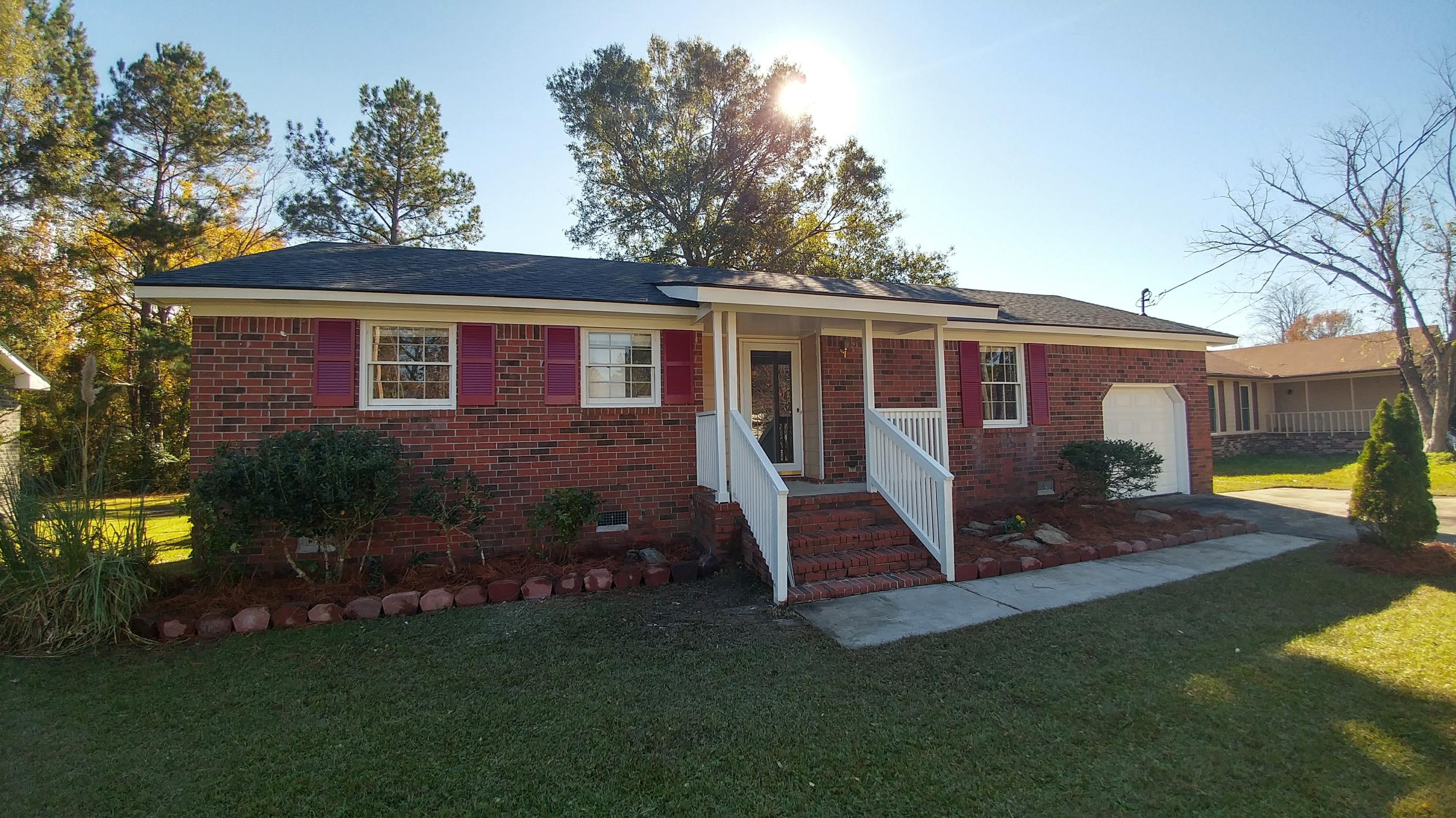 103 Warren Street Moncks Corner, SC 29461 - Photo 1 of 4 1124171325_HDR