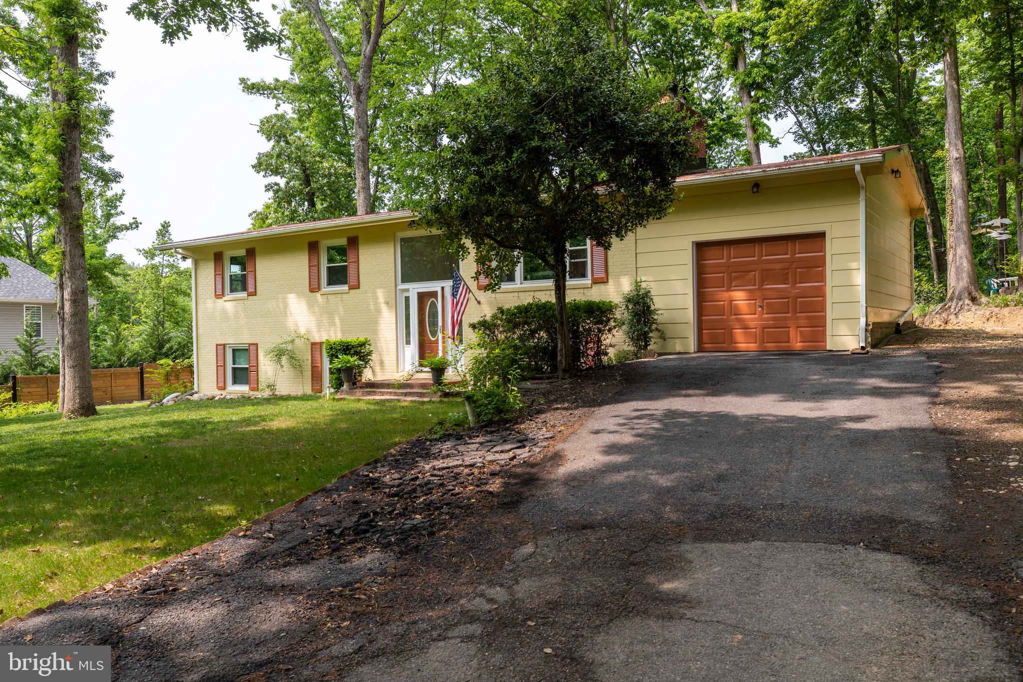 6612 Robin Road Springfield, VA 22150 - Photo 3 of 43