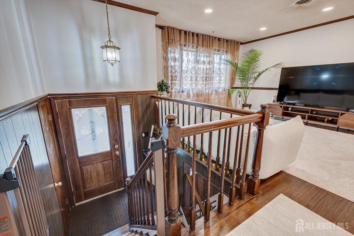 40 Winding Road Iselin, NJ 08830 - Photo 32 of 34
