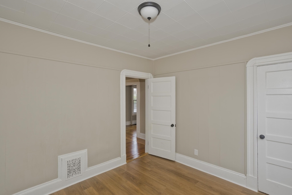 132 Grover Street Springfield, MA 01104 - Photo 16 of 27 Gallery Image 16