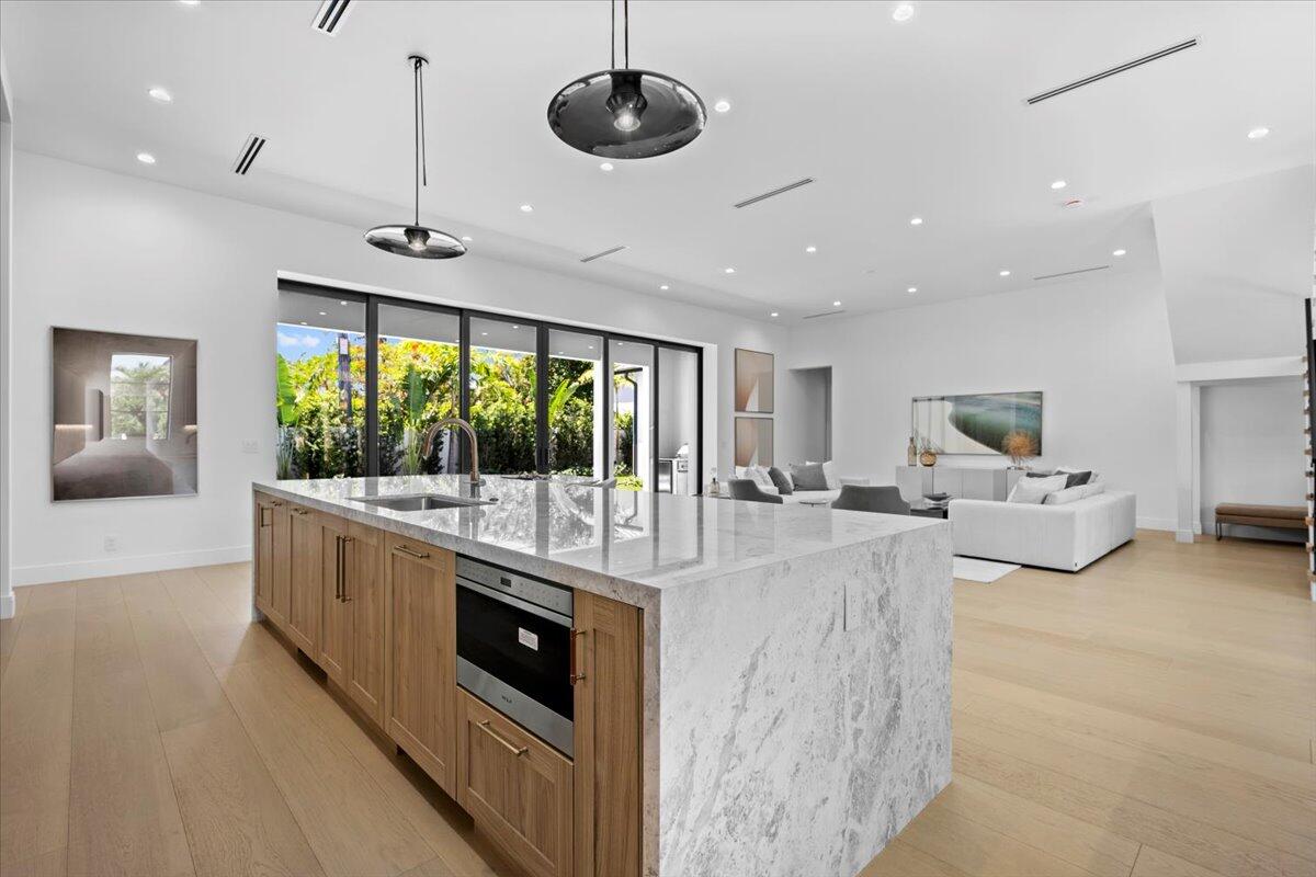 224 Edmor Road West Palm Beach, FL 33405 - Photo 4 of 40 095-LUX_7651
