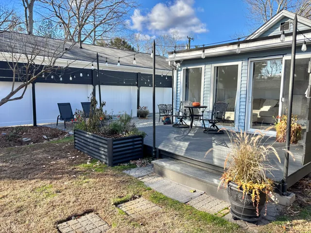 $2,100 | 11 Mohawk Trail, East Hampton, CT 06424