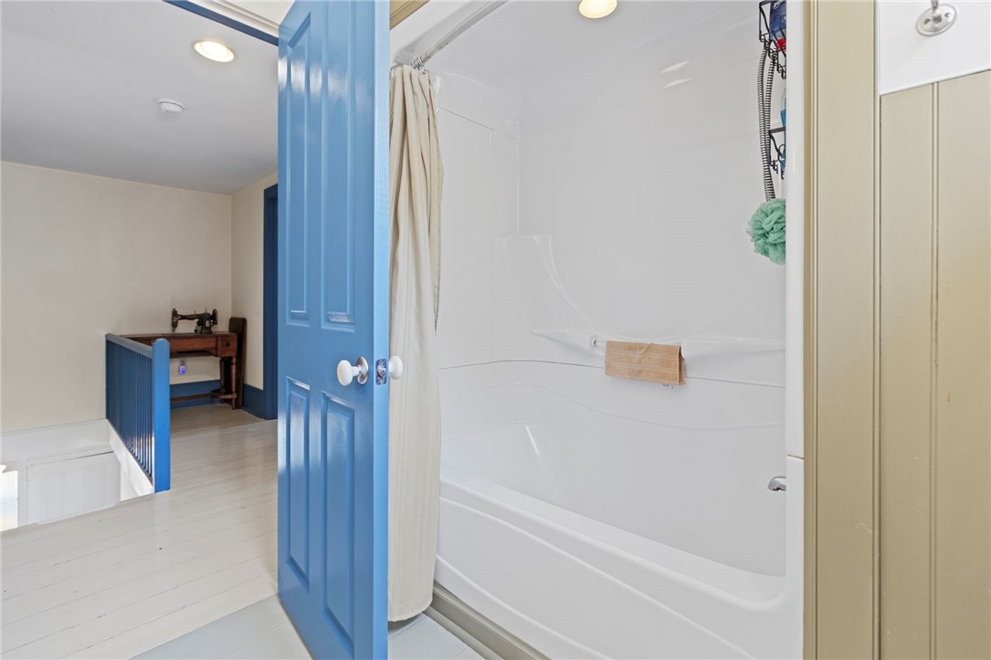 422 N Road Scituate, RI 02831 - Photo 29 of 50 Full bathroom