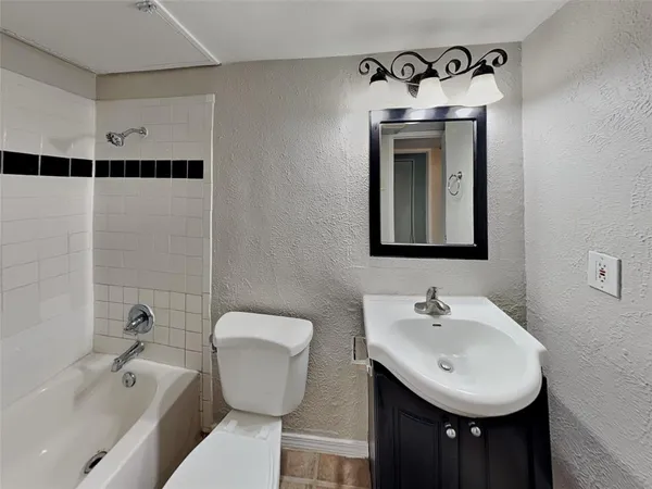 $1,845 | 117 Cooper Street, Cedar Hill, TX 75104