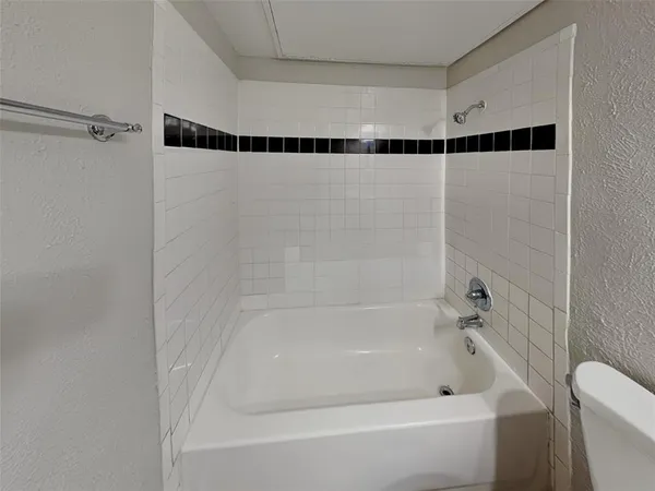 $1,845 | 117 Cooper Street, Cedar Hill, TX 75104