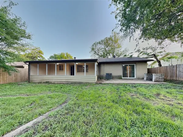 $1,845 | 117 Cooper Street, Cedar Hill, TX 75104