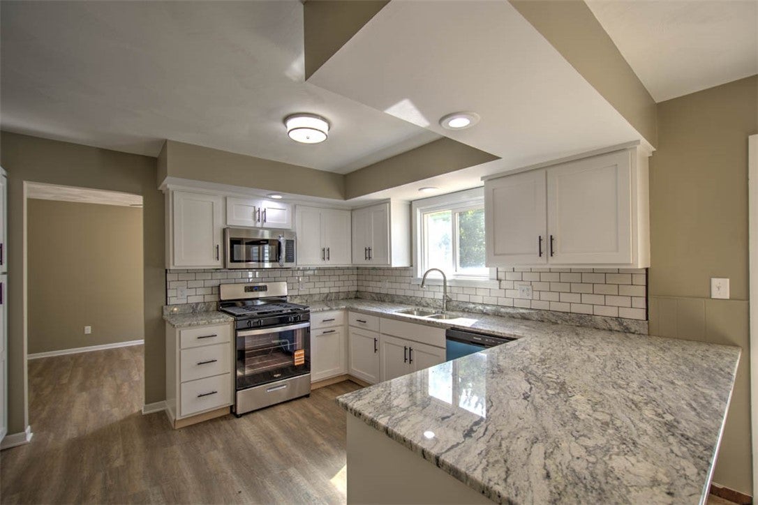 2355 Hawthorne Drive Decatur, IL 62521 - Photo 14 of 35 Gallery Image 14