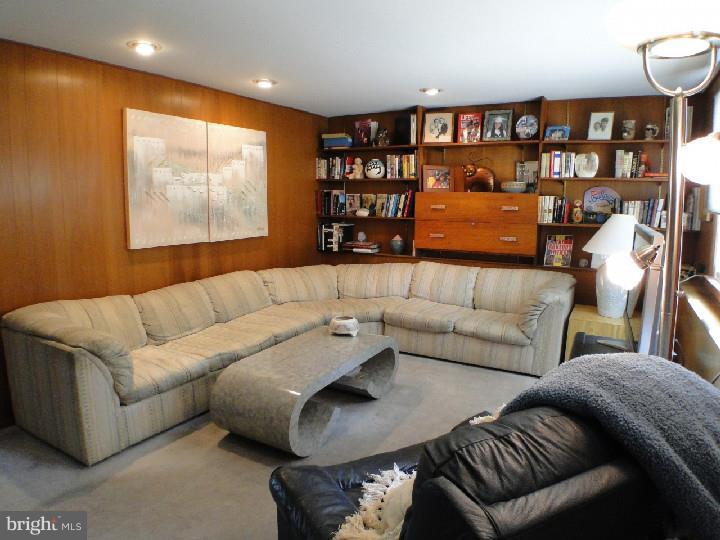 9745 Morefield Road Philadelphia, PA 19115 - Photo 12 of 25 Family Room