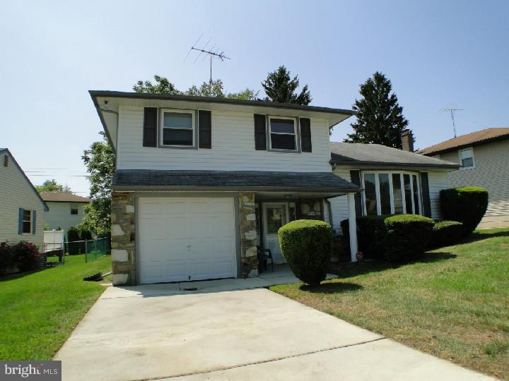9745 Morefield Road Philadelphia, PA 19115 - Photo 3 of 25 Exterior Front
