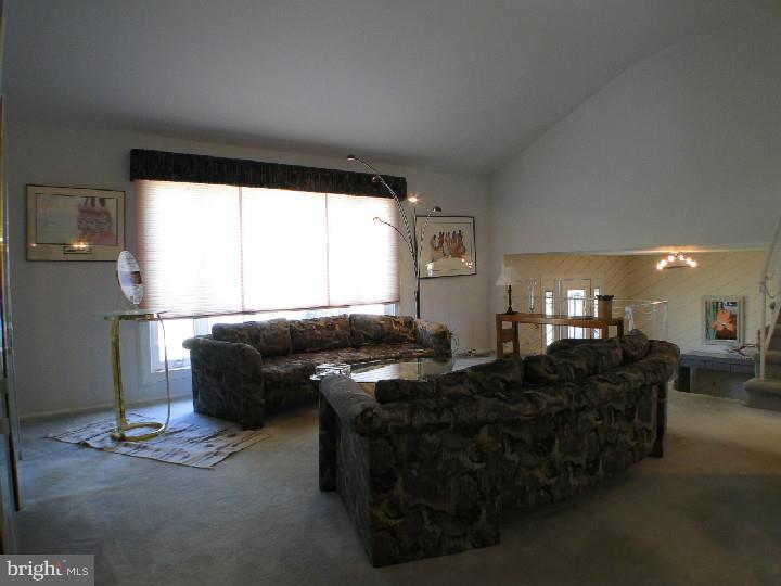 9745 Morefield Road Philadelphia, PA 19115 - Photo 5 of 25 Living Room